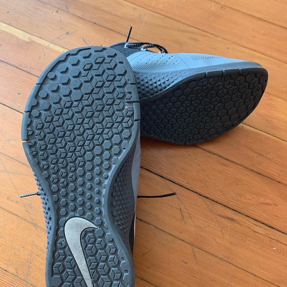 Women’s Metcon 2 size 8.5 grey/black - Picture 4 of 4